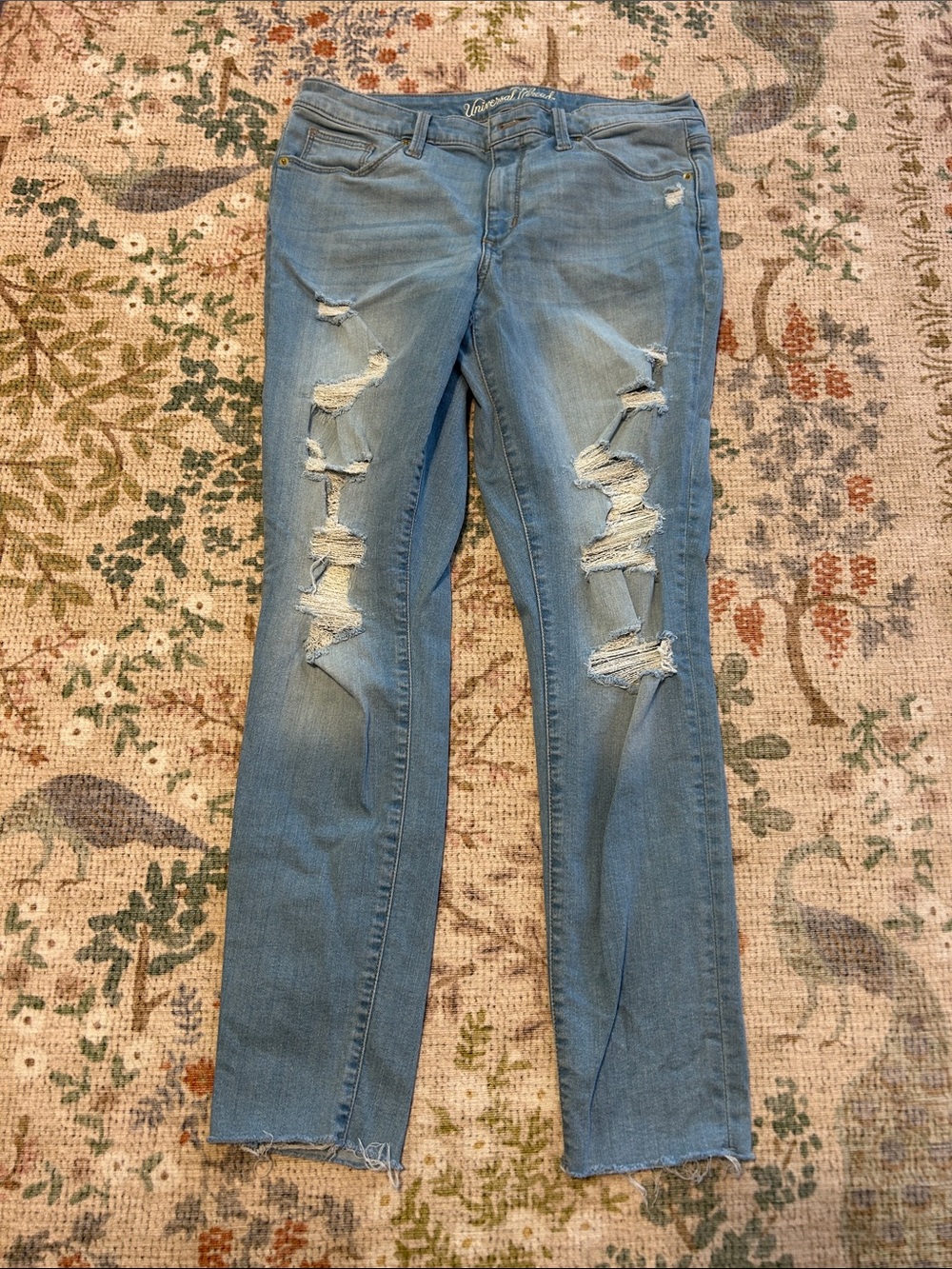 Universal Thread Women’s Distressed Light Blue Jeans
